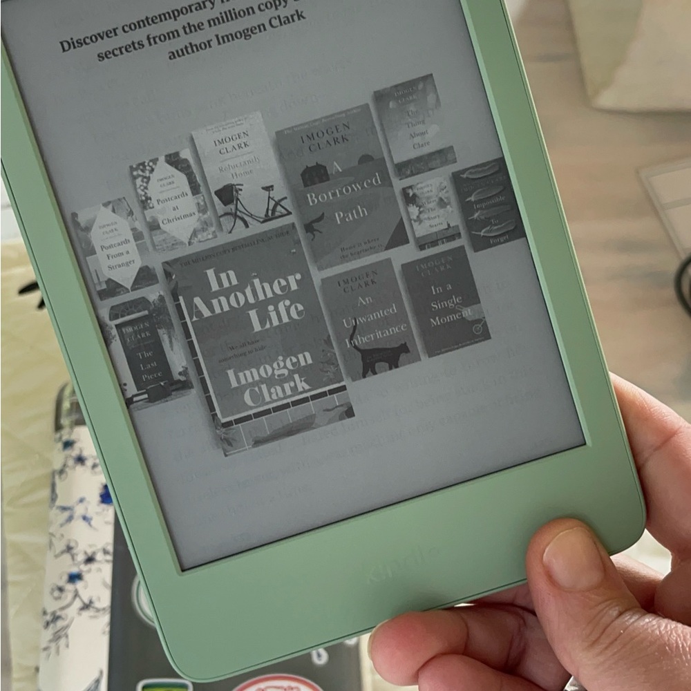 Kindle E-Reader - Light Green